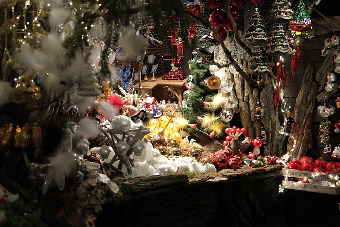 Berlin Christmas Markets Walking Tour - Starting beneath the Brandenburg Gate Christmas tree