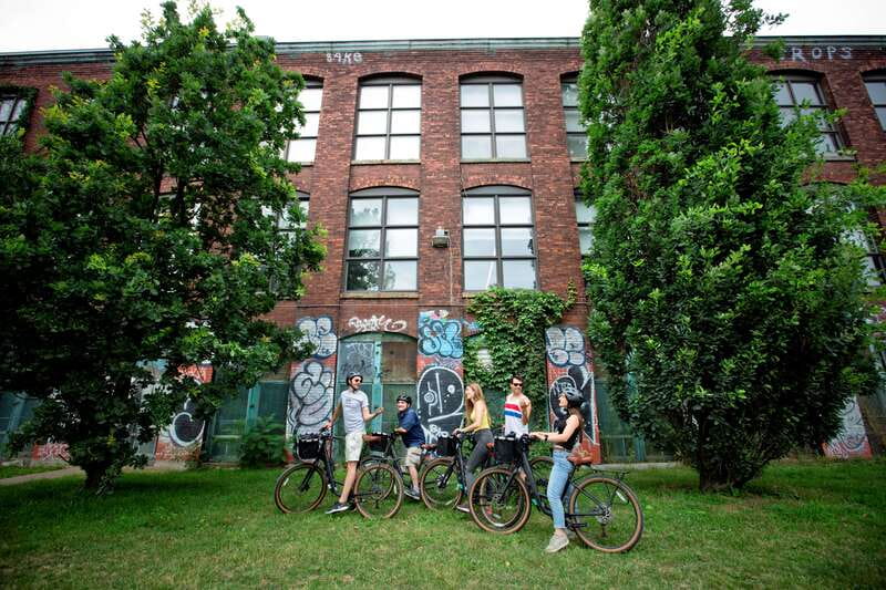 Bike/E-bike tour Plateau,MileEnd, Jean-Talon Market by Fitz - Outremont and the turn toward Little Italy