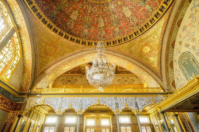 Blue Mosque, Hagia Sophia, Topkapi Palace &Grand Bazaar Tour - Topkapi Palace and the Golden Horn