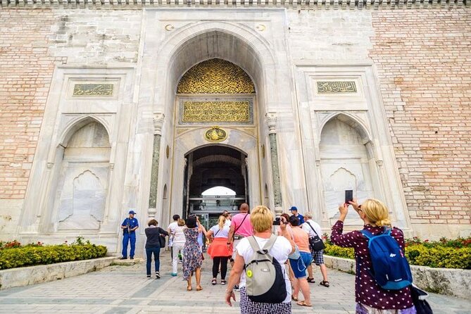 Blue Mosque, Hagia Sophia, Topkapi Palace &Grand Bazaar Tour - Lunch and the value of the $83 price