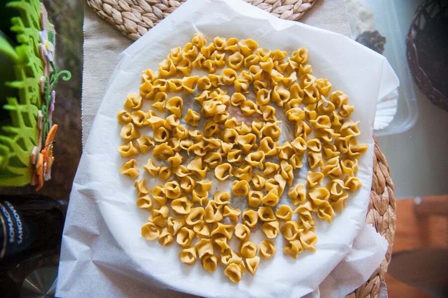 Bologna: Market and Cooking Class at a Local's Home - From market bags to a family kitchen