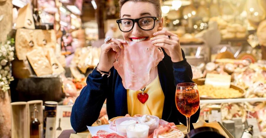 Bologna: Small Group Food market Walking Tour with Tasting - Piazza del Nettuno and Bologna’s civic center