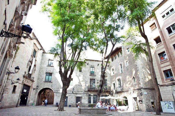 Boqueria & St Caterina Markets with Food & Tapas Small Group Tour - What the $109.30 price buys