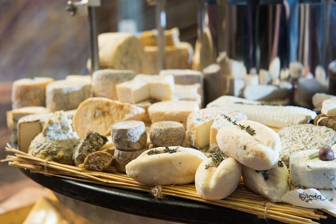 Bordeaux Old Town & Market Local Food with Wine Tastings Tour - Key points at a glance