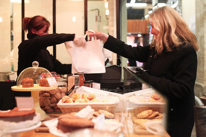 Bordeaux Old Town & Market Local Food with Wine Tastings Tour - Timing, cancellations and practical details