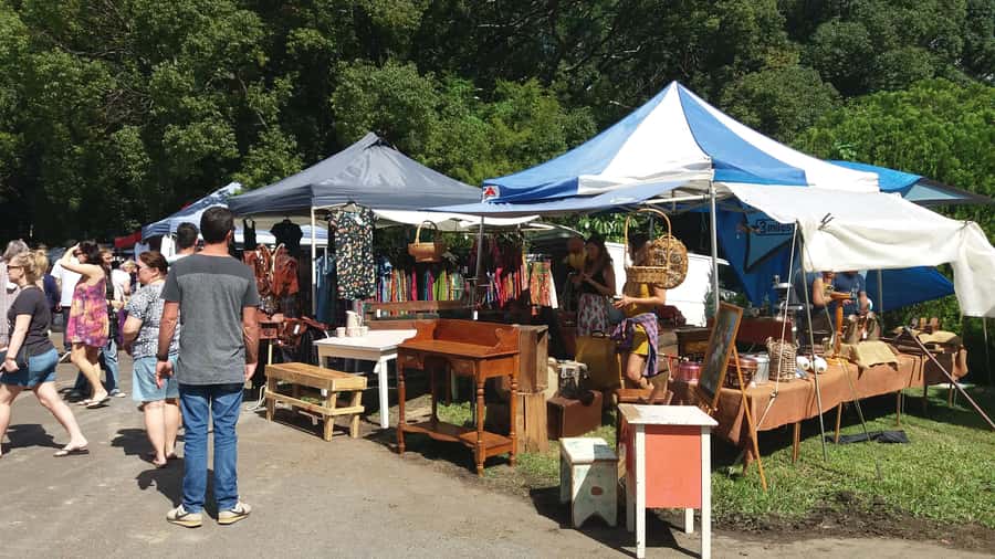 Brisbane: Eumundi Markets, Noosa Gems & Afternoon Cruise - Starting with Eumundi Markets