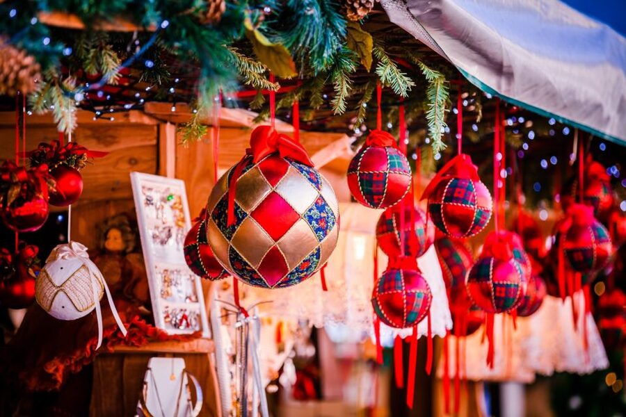 Brussels: Christmas Market Magic Walking Tour with a Local - Is $128 good value for one hour?