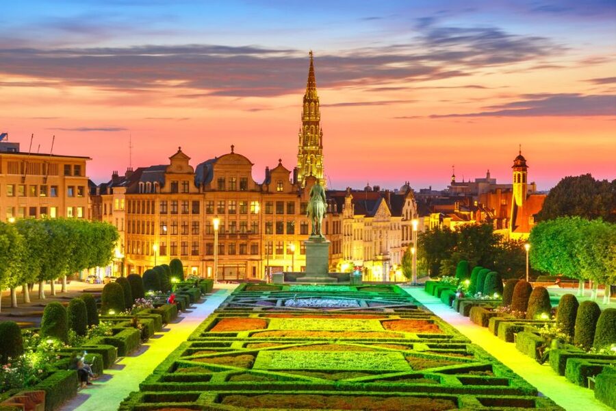 Brussels: Christmas Market Magic Walking Tour with a Local - When to book and what to bring