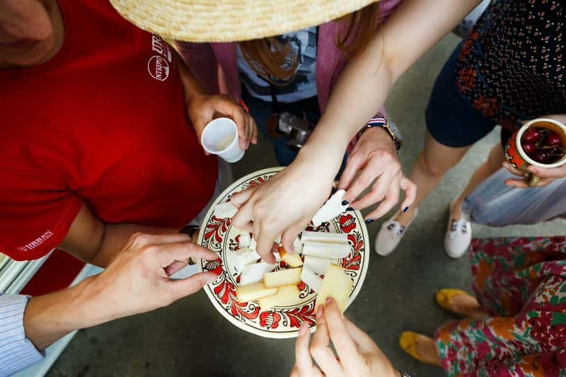 Bucharest: Hidden Markets Walking Tour with Tastings - Why this tour gives you more than a standard Bucharest walk