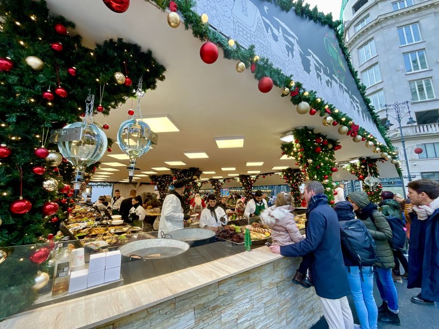 Budapest: Christmas Market Guided Walking Tour with Tastings - Mulled wine and marzipan along the route