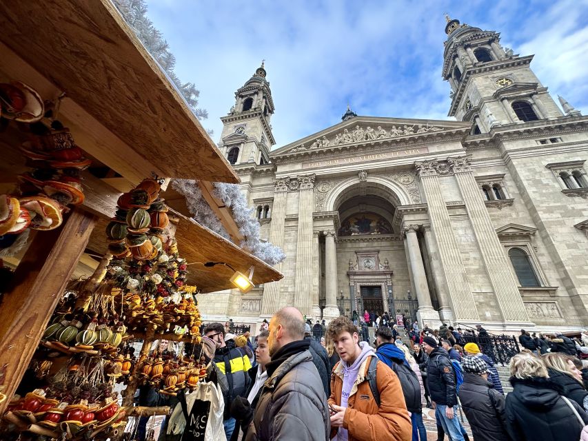 Budapest: Christmas Market Guided Walking Tour with Tastings - Architecture adds value beyond the food