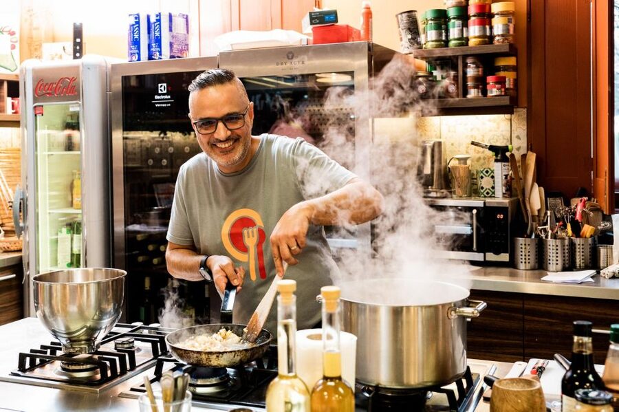 Budapest: Cooking School – Hungarian Menu & Local Market - Starting at Central Market Hall