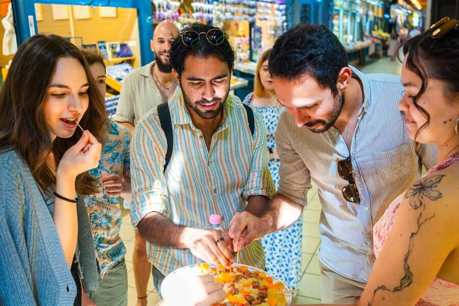 Budapest: Kickstart the City - Local Market Tasting Tour - Why Central Market Hall Makes a Good First Stop