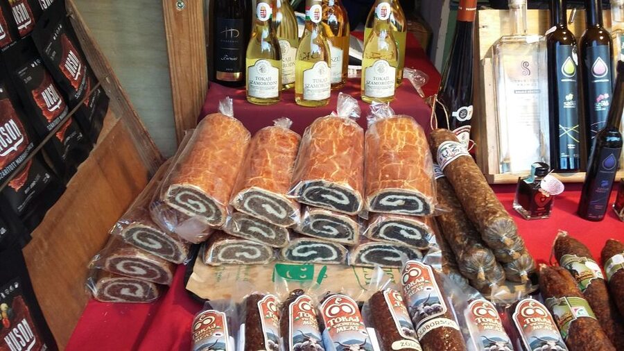 Budapest Streetfood Heaven: Tasting and Markets with a local - The market is the heart of the experience