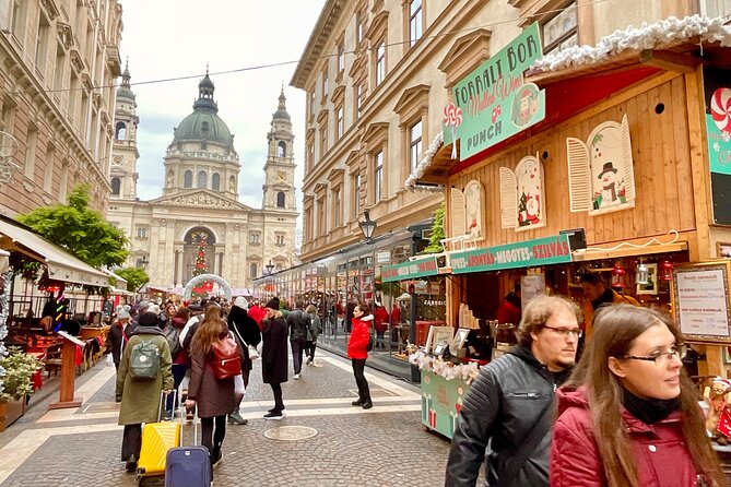 Budapest Wonderland - A Christmas Market Tour with Chimney Cake & Mulled Wine - Group size, walking, and weather