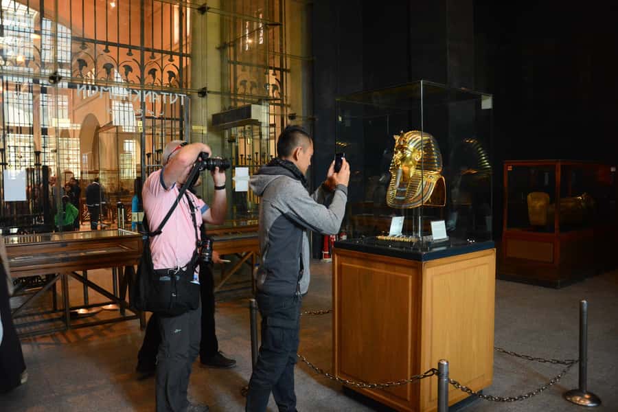 Cairo: 2-Day Pyramid, Museum, Bazaar Private Tour - Your guide matters more than the vehicle