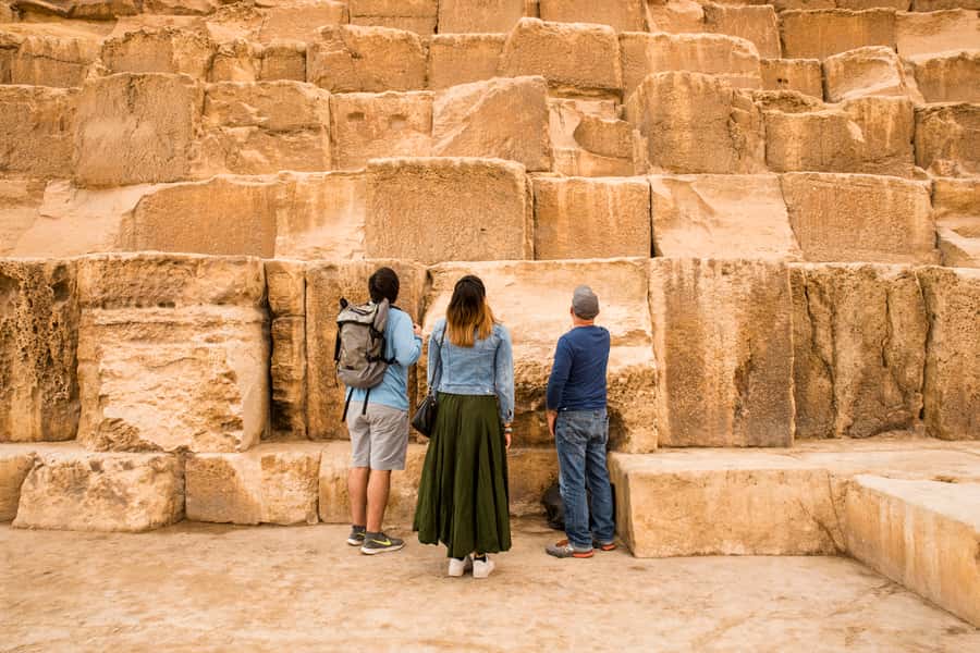 Cairo: Egyptian Museum, Pyramids & Bazaar Tour - Khan el-Khalili and the old-city finish
