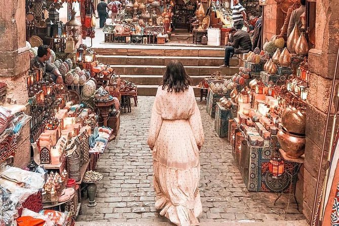 Cairo: Female-Guided Pyramids, Bazaar, and Museum Tour - The Pyramids of Giza and the Great Sphinx