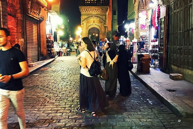 Cairo: Female-Guided Pyramids, Bazaar, and Museum Tour - Who should book this Cairo tour