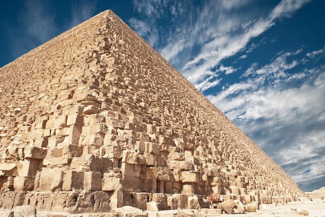 Cairo Full-Day Tours to Giza Pyramids ,Egyptian Museum & Bazaar - A brief stop at Tahrir Square