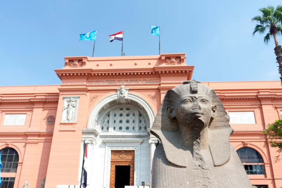 Cairo: Giza Pyramids, Museum & Bazaar Tour with Lunch - Making sense of the Egyptian Museum