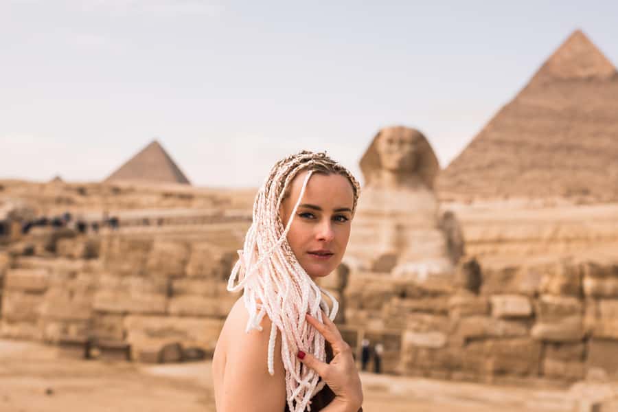 Cairo: Giza Pyramids, Museum & Bazaar Tour with Lunch - Walking through Khan El Khalili