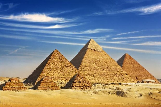 Cairo Layover Tour to Giza Pyramids Egyptian Museum and Khan Khalili Bazaar - Khafre, Menkaure, and the Great Sphinx