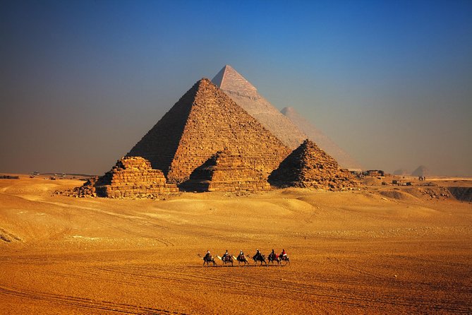 Cairo Layover Tour to Giza Pyramids Egyptian Museum and Khan Khalili Bazaar - The panoramic viewpoint