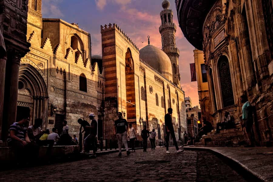 Cairo: Pyramids, Bazaar, Citadel Tour with Photographer - A 30-minute camel ride through the Sahara