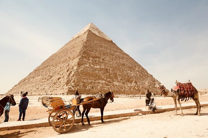 Cairo: Pyramids, Bazaar, Lunch with Female Guide - Guide quality matters more than the low price