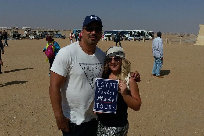 Cairo Sightseeing Tour (Giza Pyramids + Museum + Khan el Khalili Bazaar) - What your guide and vehicle add