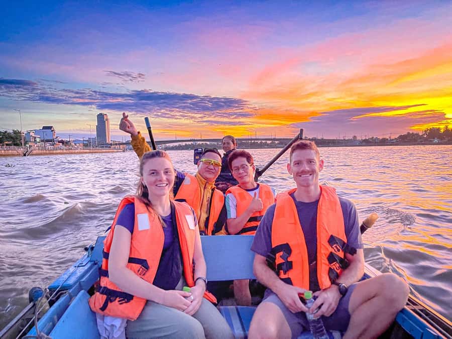 Can Tho: A Real Mekong Tour, Floating Market, Cacao & Life's - The 5:00 AM meeting point and first light on the river