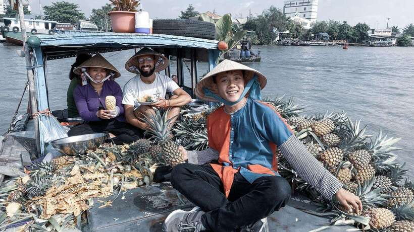 Can Tho: Explore Mekong, Floating Market, Cacao & Local Life - Walking through a village and fruit gardens