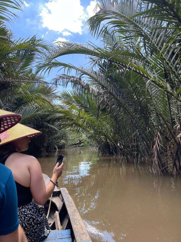 Can Tho: Floating Market, Canal, Cacao Farm & Mekong' Life - Watching rice paper become noodles