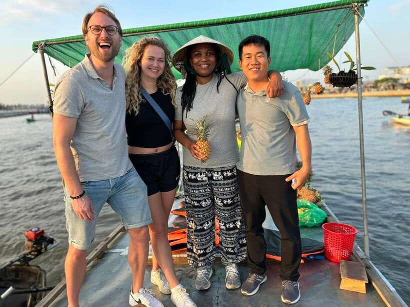 Can Tho: Floating Market, Canal, Cacao Farm & Mekong' Life - Breakfast beside the market boats