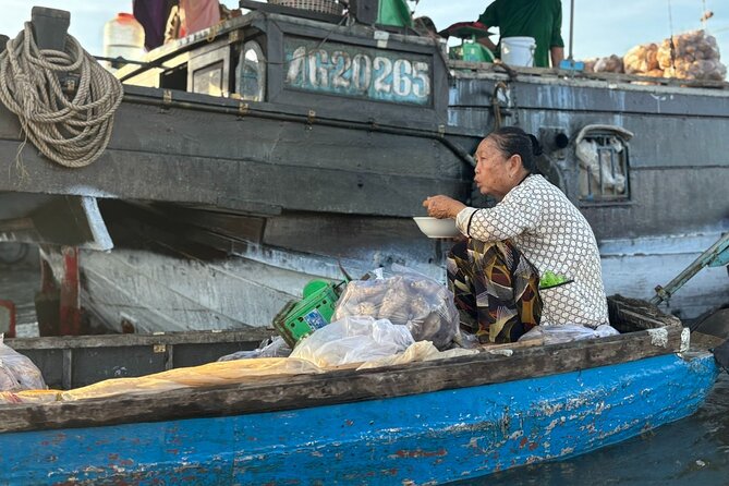 Can Tho: Floating Market, Canals, Nature Reserve & Forest - Small canals and the Sampan ride
