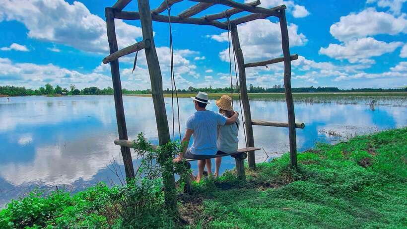 Can Tho: Floating Market & Lung Ngoc Hoang Nature Reserve - Quiet water through the Phong Dien canals