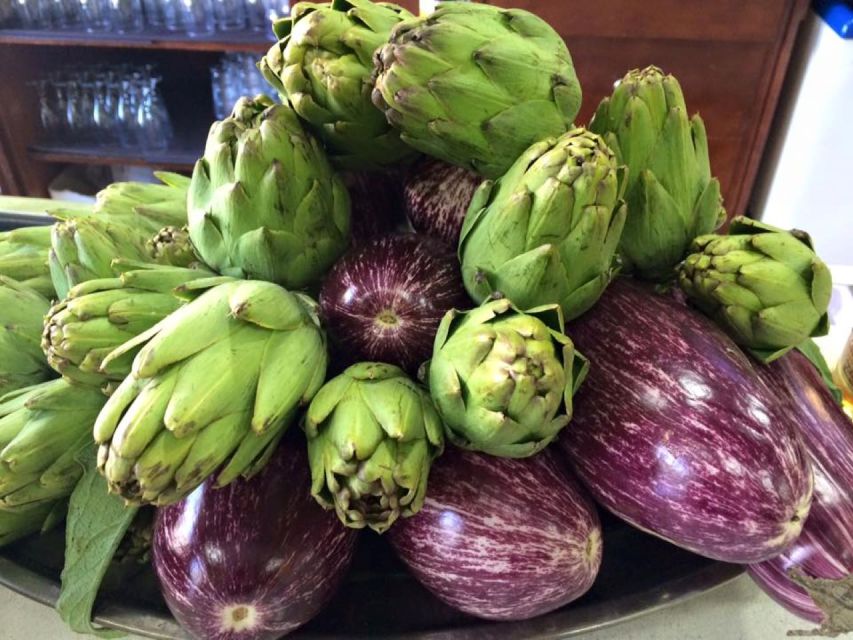 Cartagena: Traditional Market Tour and Tasting - The guide can shape the experience