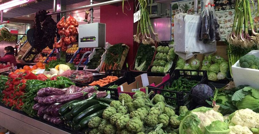 Cartagena: Traditional Market Tour and Tasting - Entering Santa Florentina market
