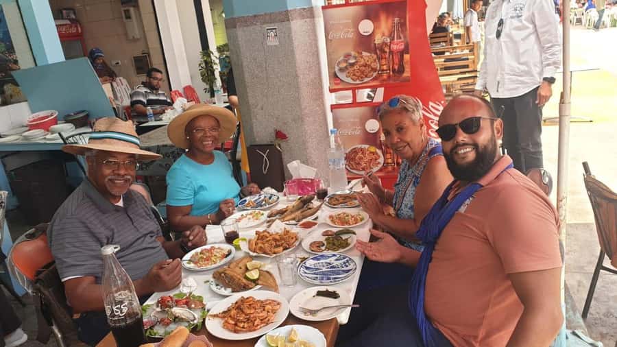 Casablanca: Central Market Food Tour with Tastings and Lunch - Starting at Bank Al Maghrib and Mohammed V Square