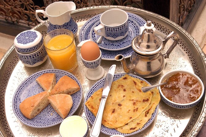Casablanca Market and Street Food Walking Tour - Starting with breakfast at La Sqala