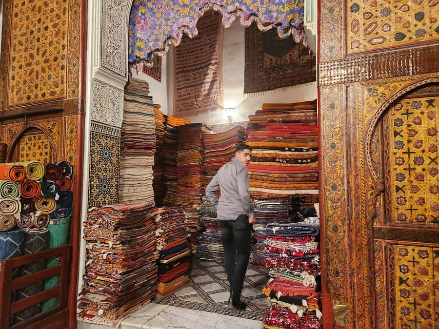 Casablanca: Traditional Souks Shopping Private Tour - Pottery, caftans, and a route shaped around you