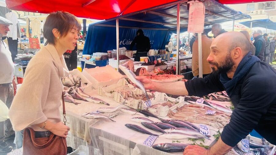Catania: Market Tour and Cooking Class with Chef Riccardo - Choose Sicilian wine at a local cantina