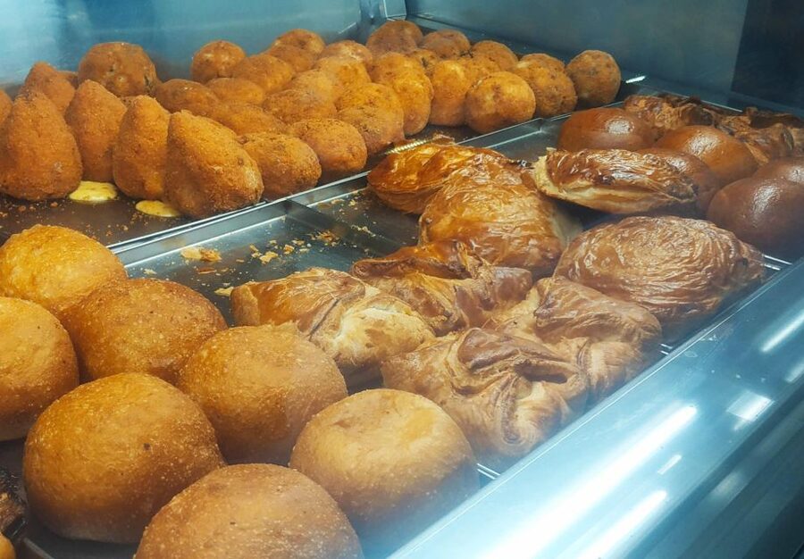Catania Street Food Tour: Fish Market & City Centre - The city walk between bites
