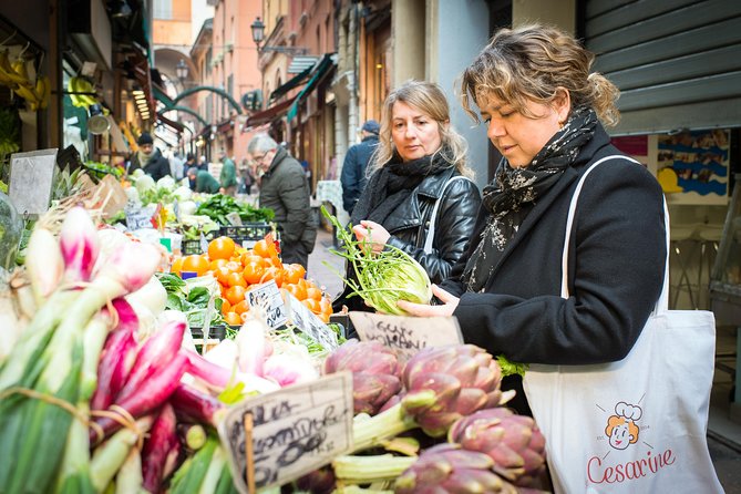 Cesarine: Market Tour & Cooking Class at Local's Home in Bologna - Who should book this experience