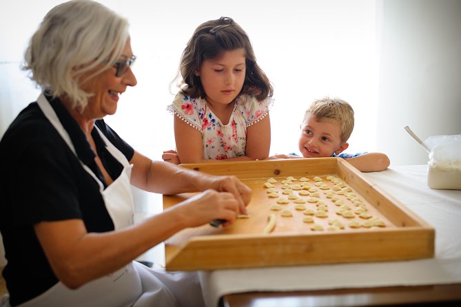 Cesarine: Market Tour & Home Cooking Class in Bari - Starting in Bari’s markets and food shops