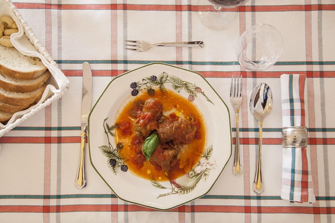 Cesarine: Market Tour & Home Cooking Class in Bari - What the private format is worth at $223.57
