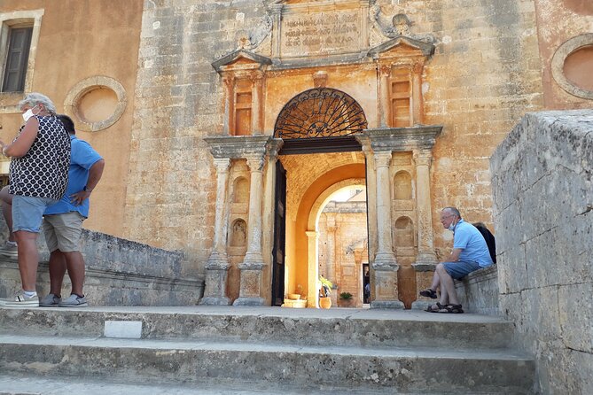 Chania: Old Town, Public Market, Hill of Prophet Elias, Agia Triada - The old market turns food into a practical souvenir
