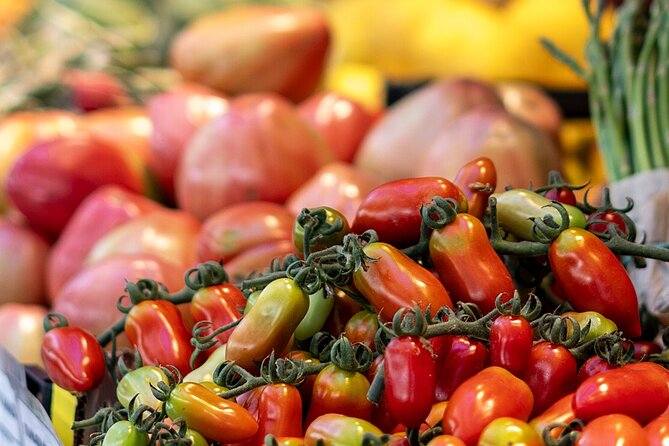 Chef Led Porto Market Tour and Portuguese Tapas Class with Wine - Cooking Portuguese tapas, or tapiscos