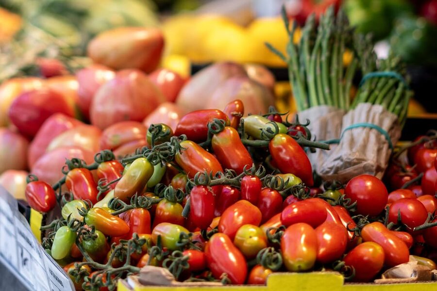 Chef Led Porto Market Tour & Portuguese Tapas Class + Wine - Starting at Bolhão Market with a chef